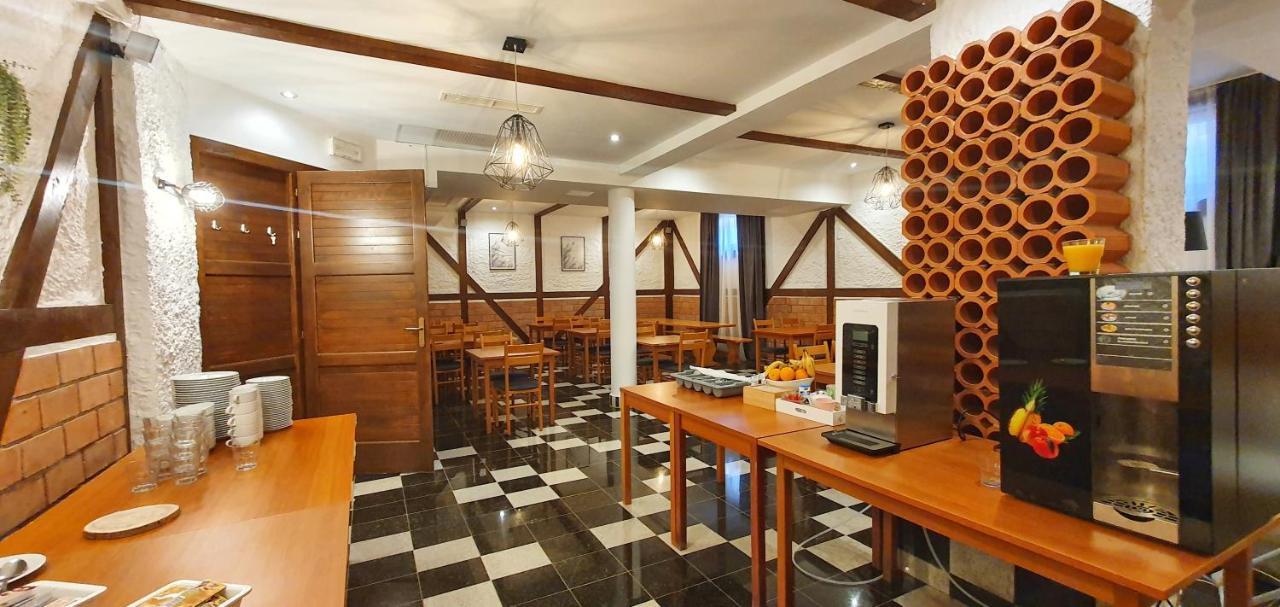 Aparthotel Zaton ซาตอน ภายนอก รูปภาพ