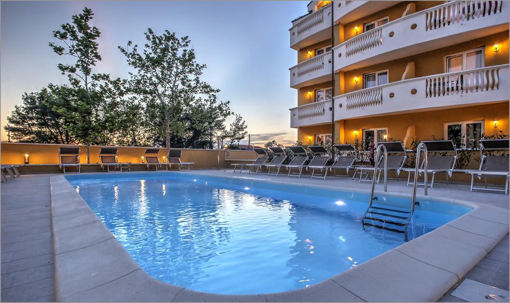 Aparthotel Zaton ซาตอน ภายนอก รูปภาพ