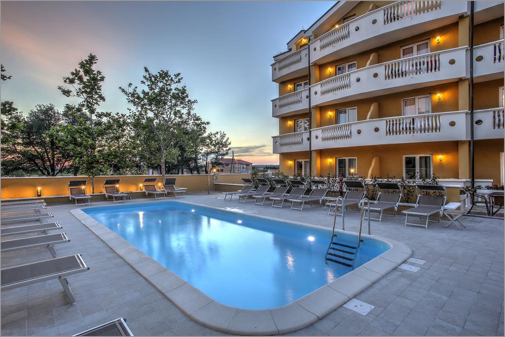 Aparthotel Zaton ซาตอน ภายนอก รูปภาพ