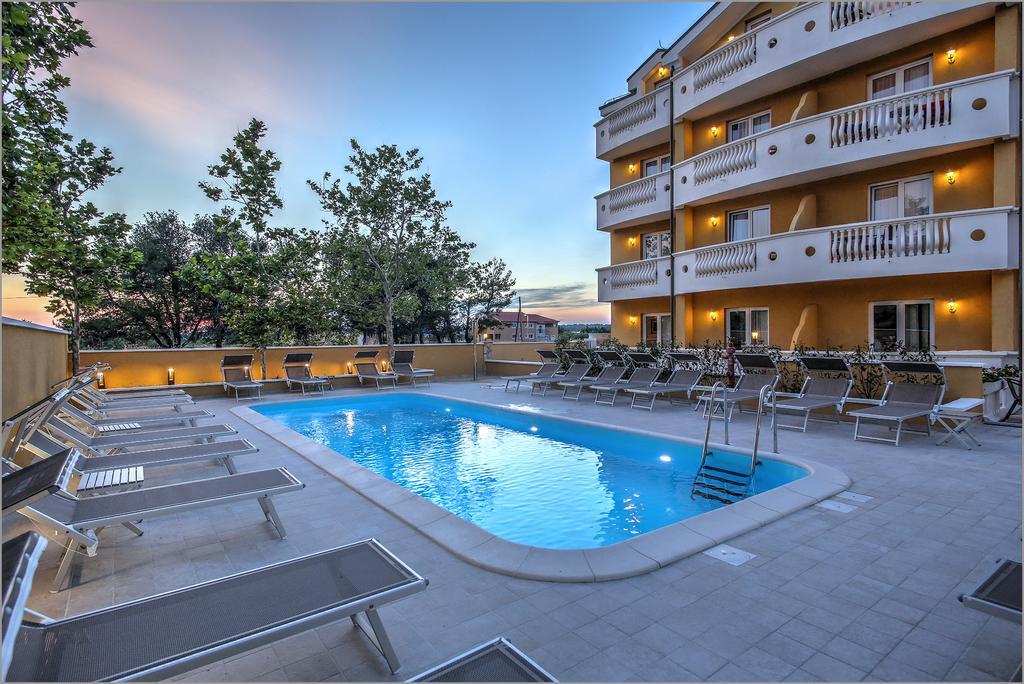 Aparthotel Zaton ซาตอน ภายนอก รูปภาพ