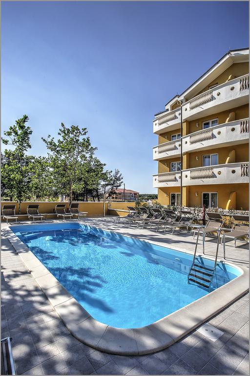 Aparthotel Zaton ซาตอน ภายนอก รูปภาพ
