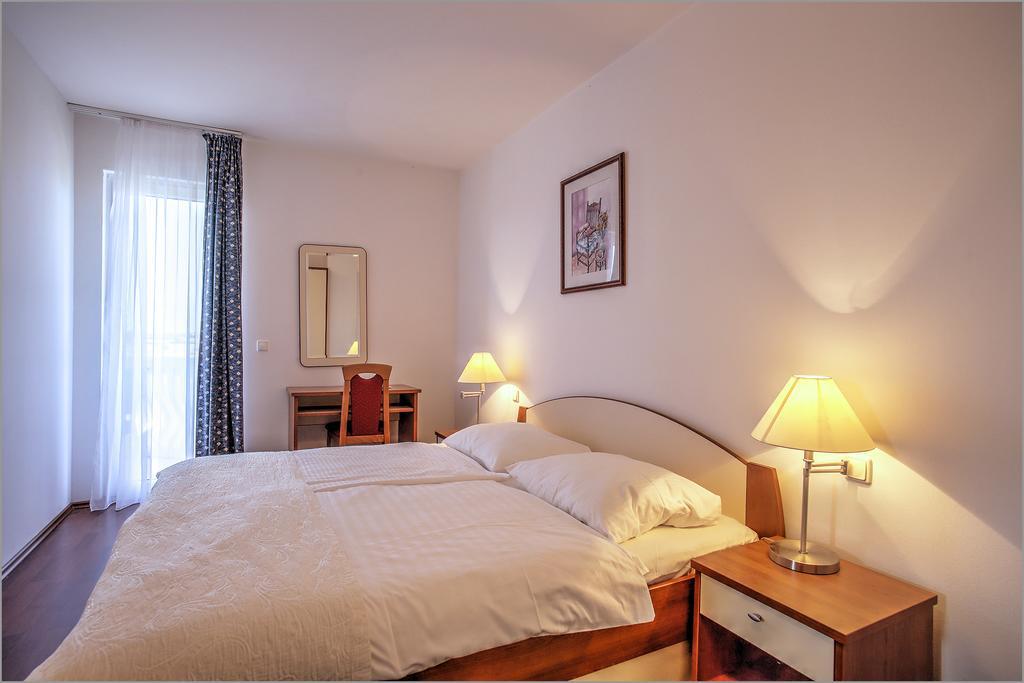 Aparthotel Zaton ซาตอน ภายนอก รูปภาพ