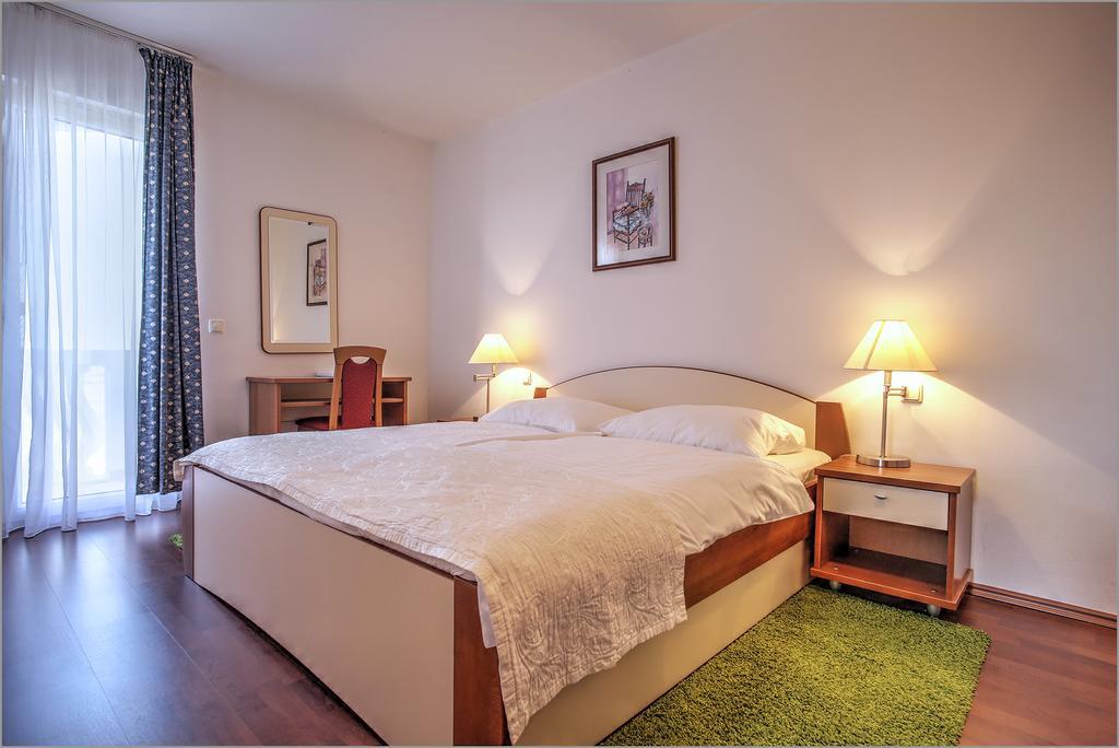 Aparthotel Zaton ซาตอน ภายนอก รูปภาพ