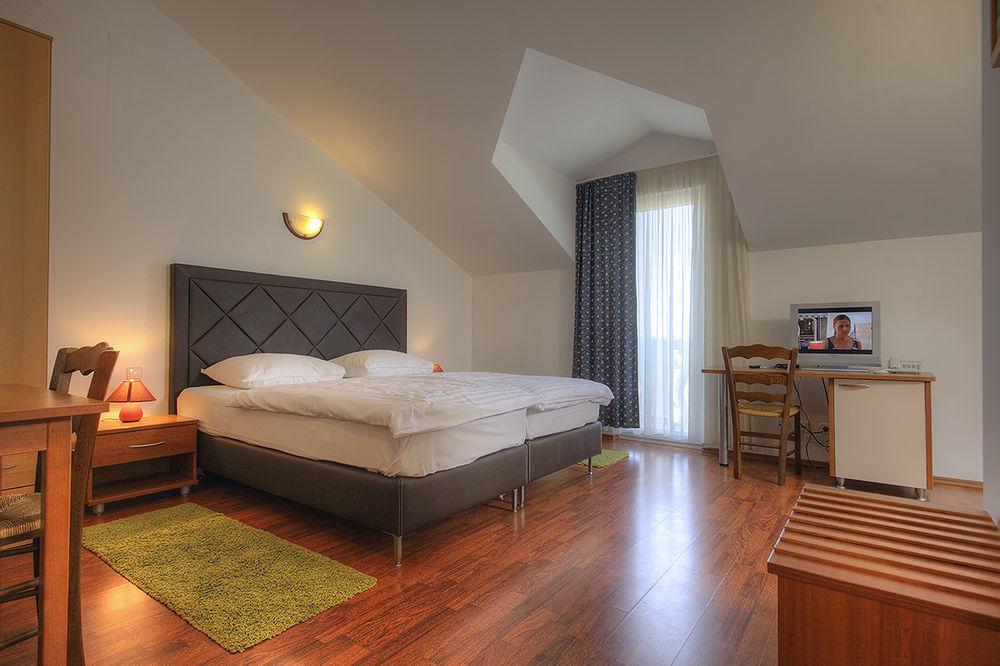 Aparthotel Zaton ซาตอน ภายนอก รูปภาพ