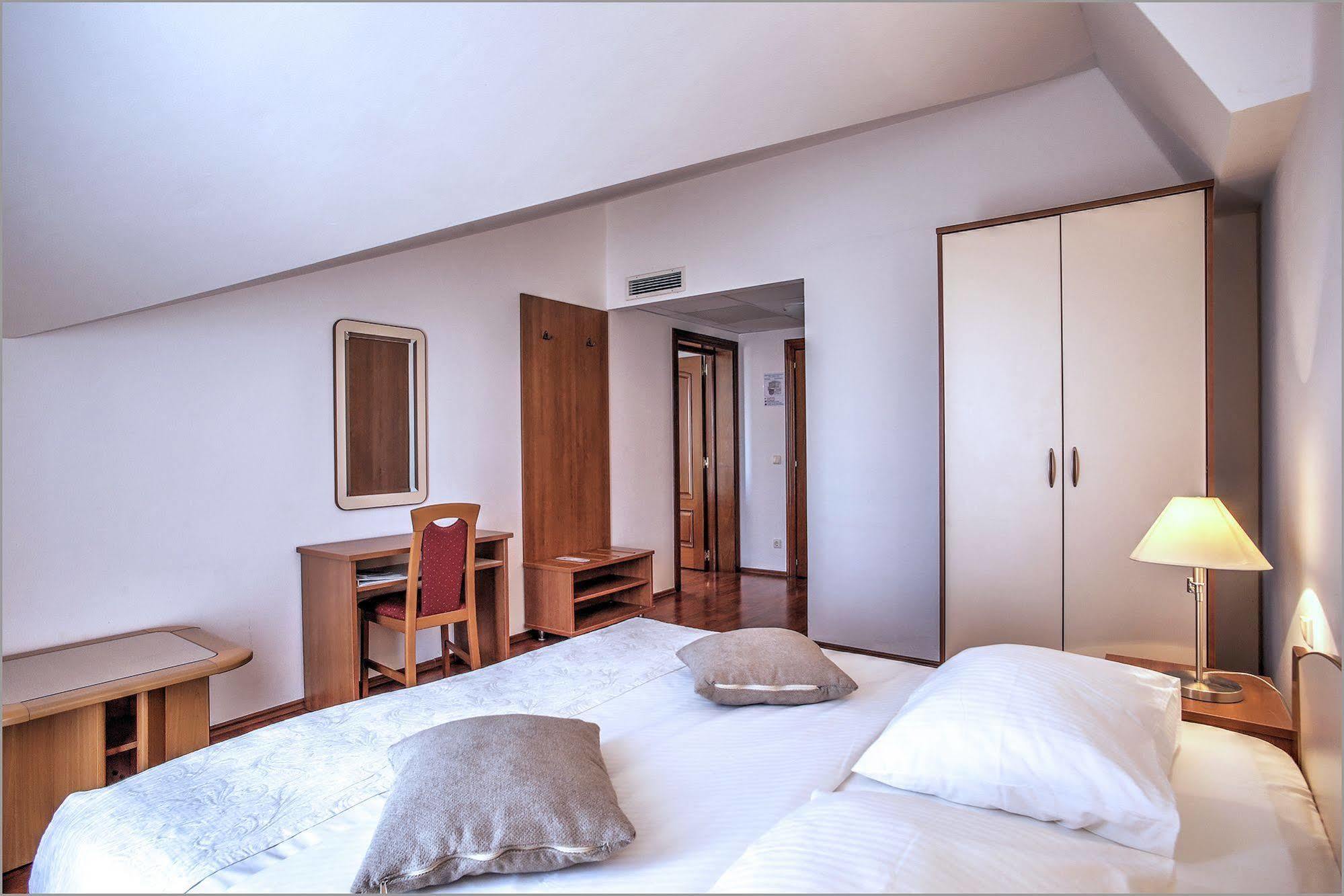 Aparthotel Zaton ซาตอน ภายนอก รูปภาพ