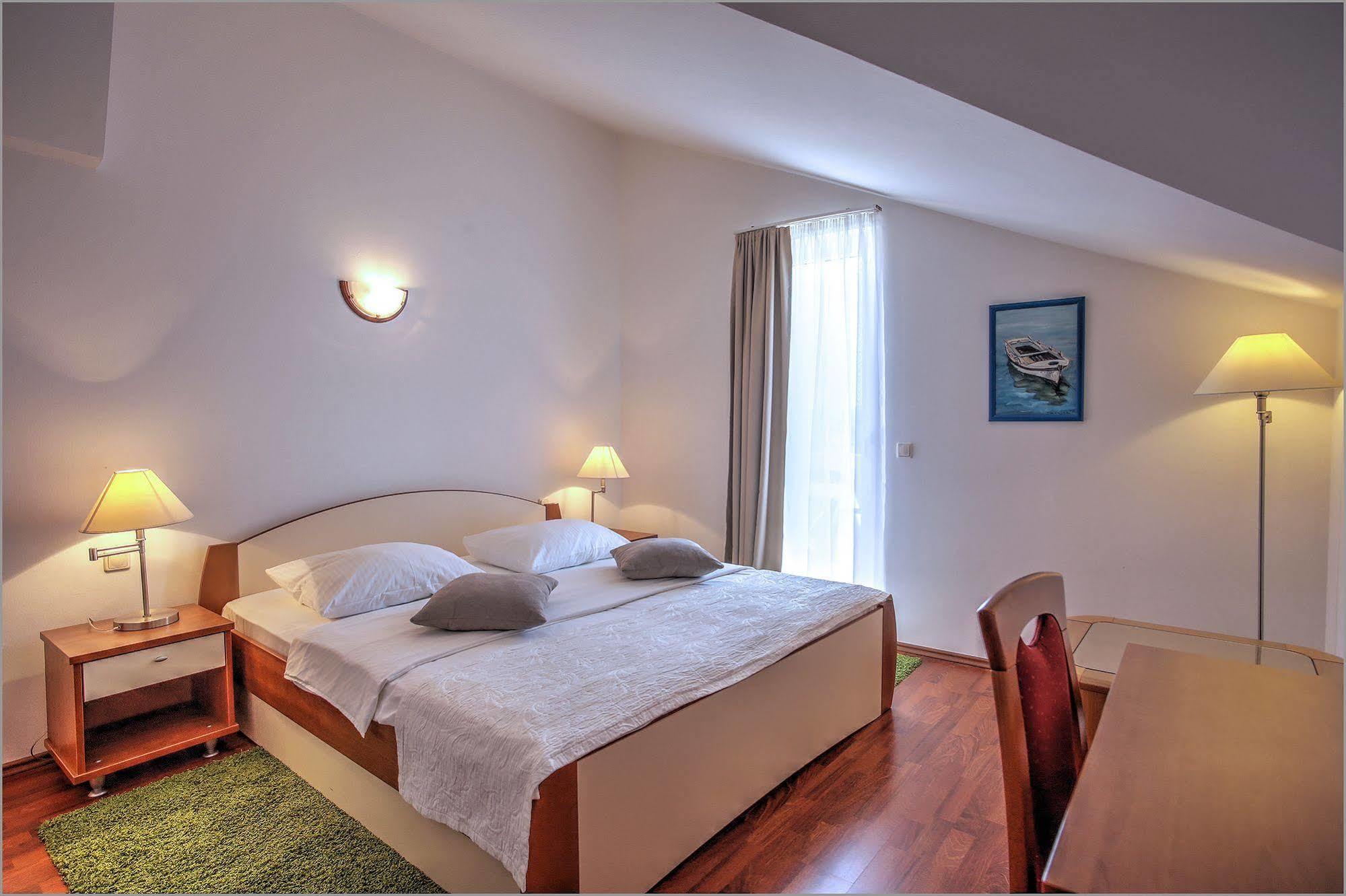 Aparthotel Zaton ซาตอน ภายนอก รูปภาพ